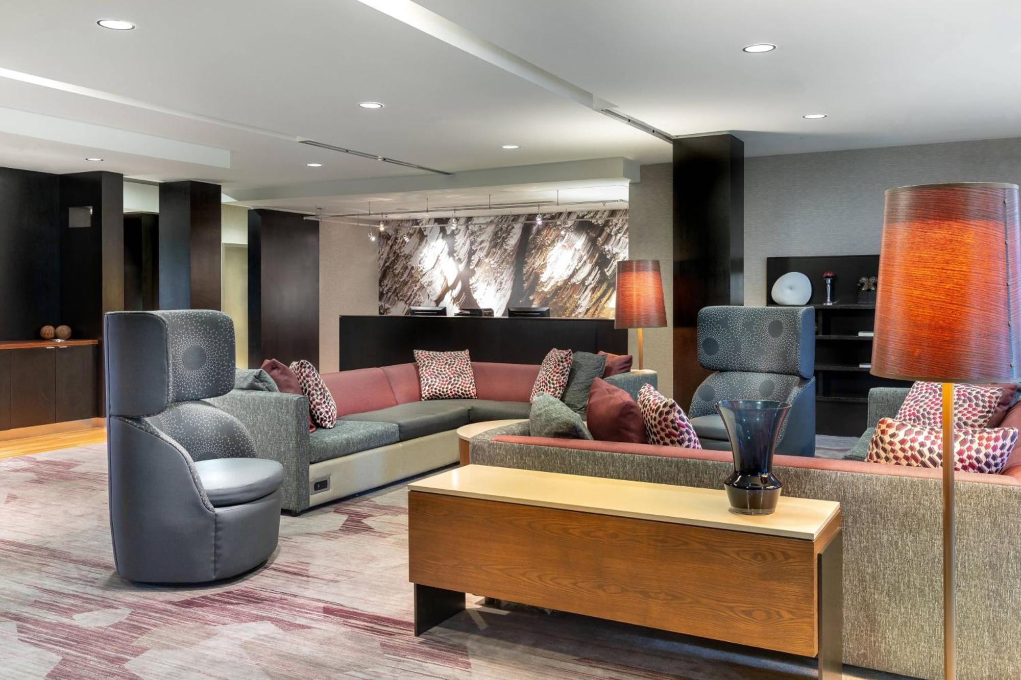คอร์ตยาร์ด เดนตั้น Hotel เดนตัน ภายนอก รูปภาพ