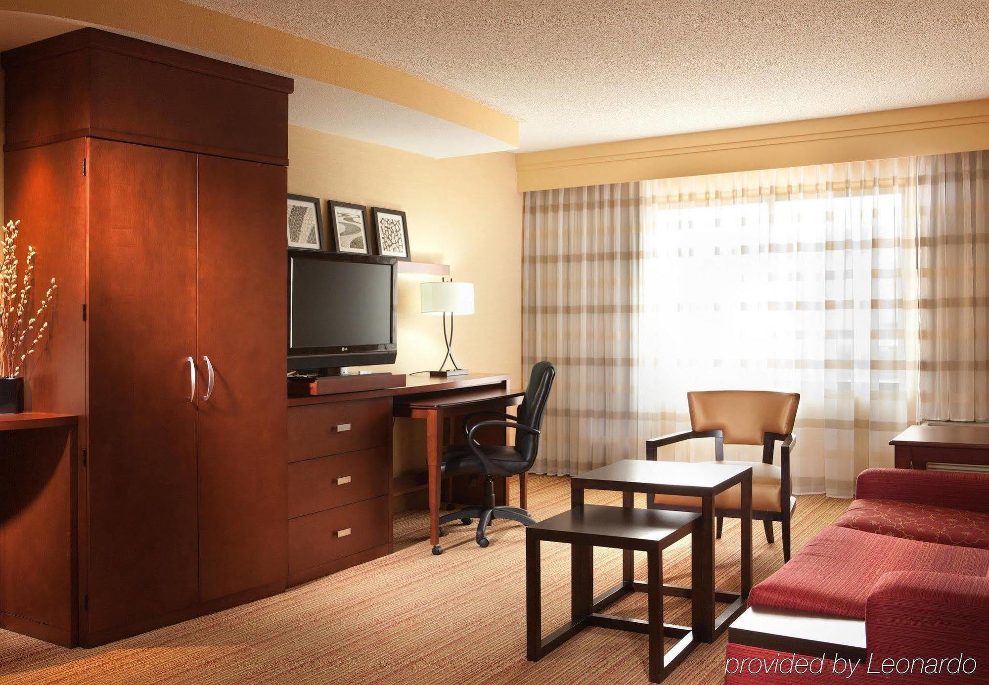 คอร์ตยาร์ด เดนตั้น Hotel เดนตัน ห้อง รูปภาพ