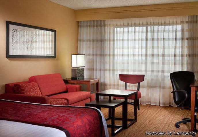 คอร์ตยาร์ด เดนตั้น Hotel เดนตัน ภายนอก รูปภาพ